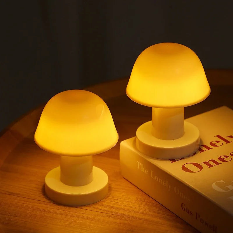 Mini Creative Mushroom LED Night Light Battery Powered Portable Desktop Sunset Night Lamp for Coffee Bar Bedroom Home Decor Gift