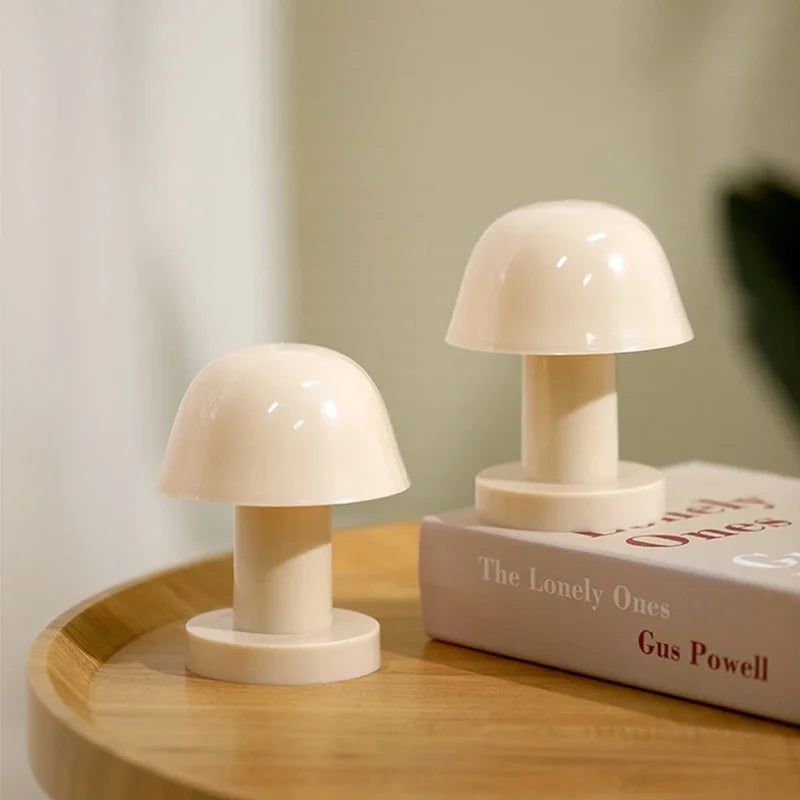 Mini Creative Mushroom LED Night Light Battery Powered Portable Desktop Sunset Night Lamp for Coffee Bar Bedroom Home Decor Gift